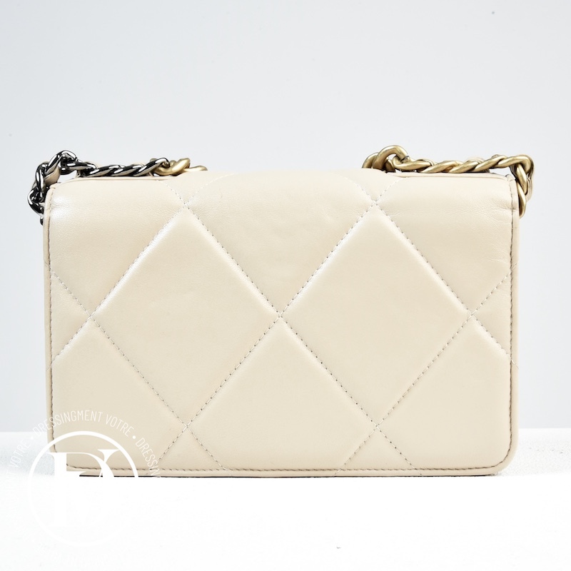 Wallet On Chain (WOC) Chanel 19 en cuir beige – Chanel – Image 8
