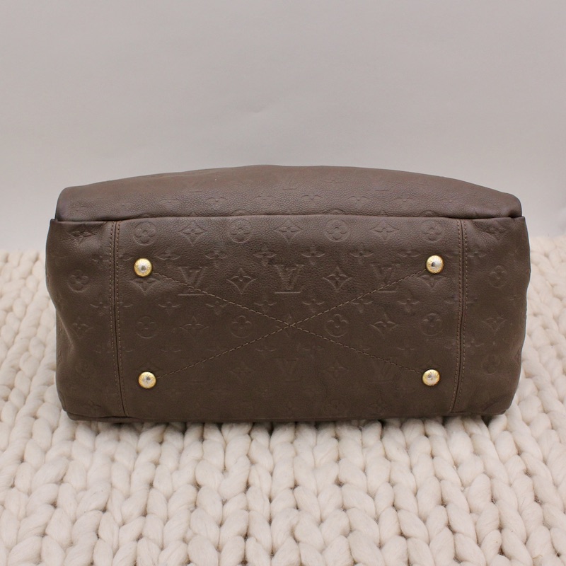 Sac Artsy MM en cuir monogram empreinte terre – Louis Vuitton – Image 7