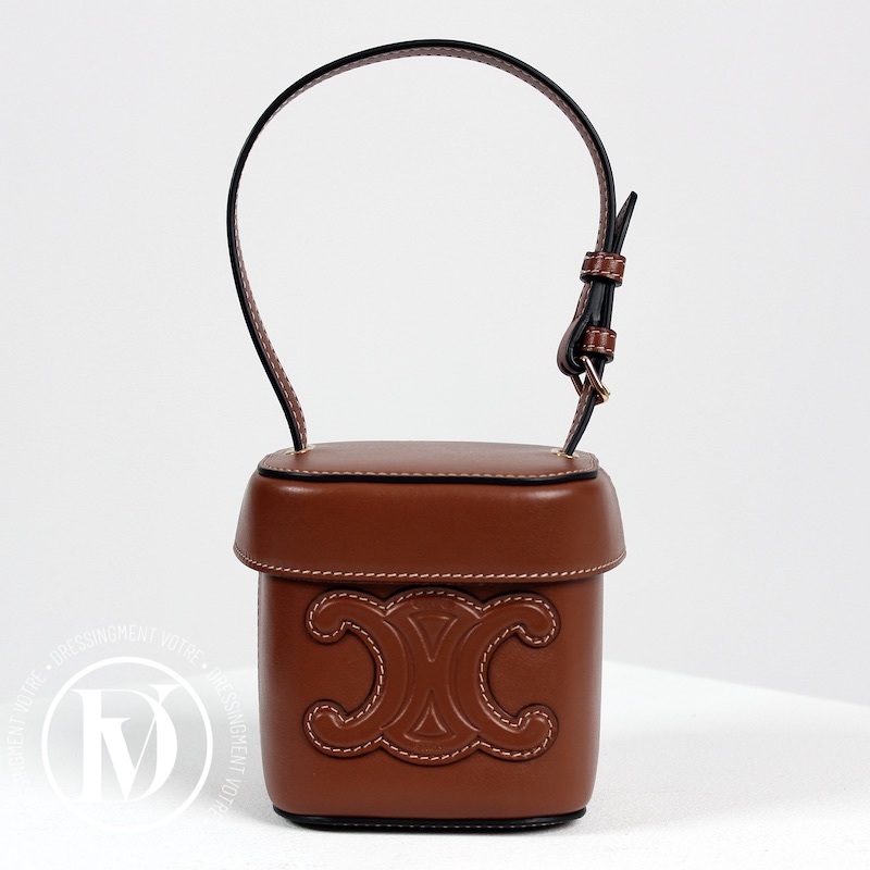Sac Triomphe small Box en cuir tan – Céline