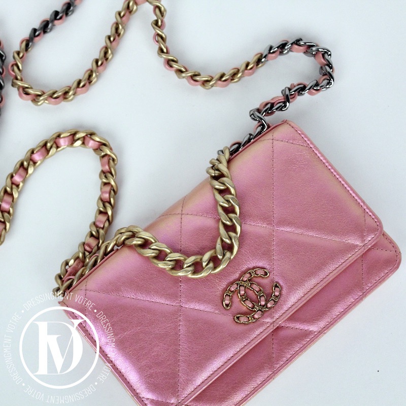Wallet on chain Chanel 19 en cuir rose irisé – Chanel – Image 2